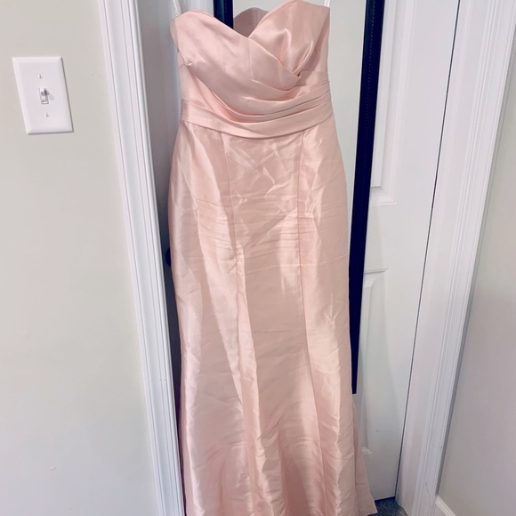 David’s Bridal Strapless Pleated Sweetheart Bridesmaid Gown Petal Pink 0 - Picture 5 of 7
